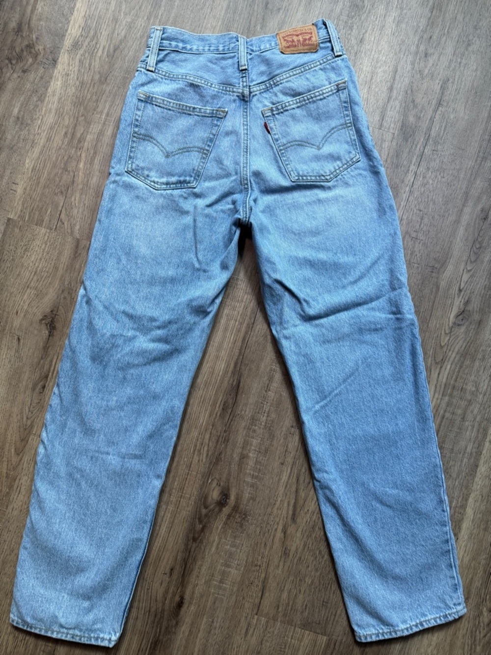 Levi Strauss & Co '94 Baggy Light Wash Distressed Jeans - Size 25x31 - Picture 2 of 13